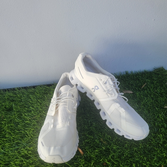 On Cloud 5 Women's Athletic White Running Sneakers Size 9.5 - Picture 15 of 16